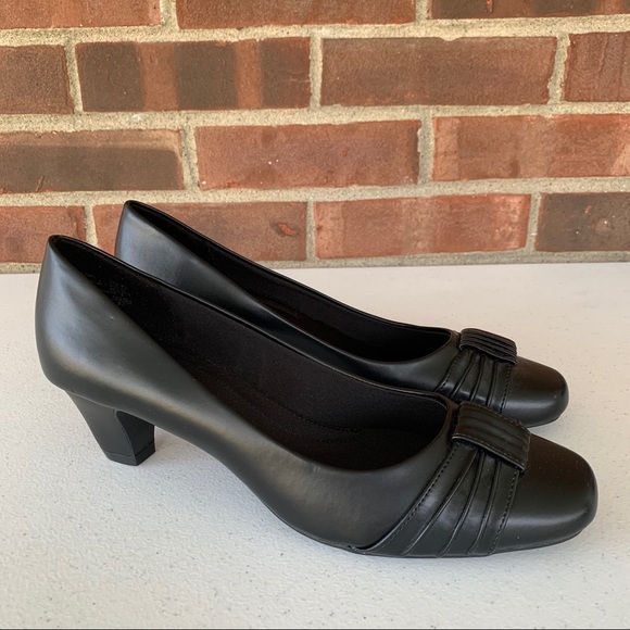 Like New Comfort plus by Predictions black pump